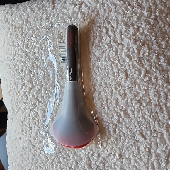 💥Limited Edition💥 MAC x Stranger Things 140SES BRUSH - Picture 6 of 6